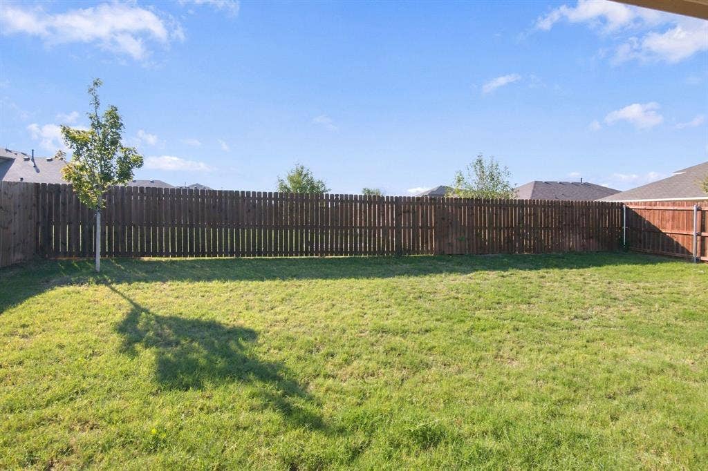 7933 Twin Forks Drive, Fort Worth, TX 76131