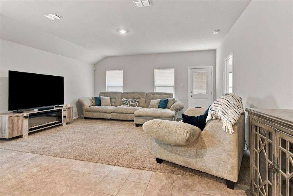 7933 Twin Forks Drive, Fort Worth, TX 76131