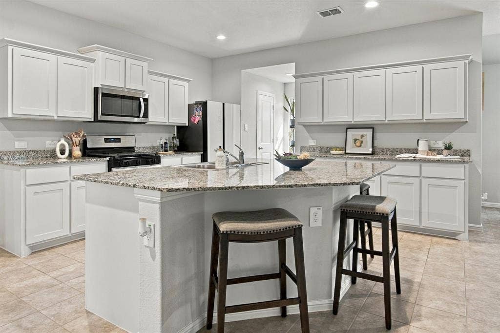 7933 Twin Forks Drive, Fort Worth, TX 76131