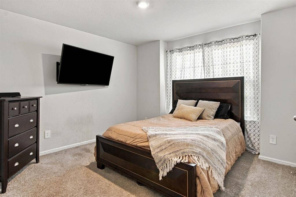 7933 Twin Forks Drive, Fort Worth, TX 76131