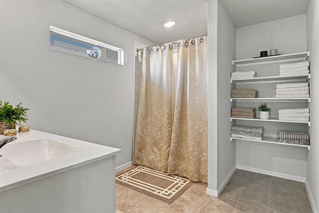 7933 Twin Forks Drive, Fort Worth, TX 76131