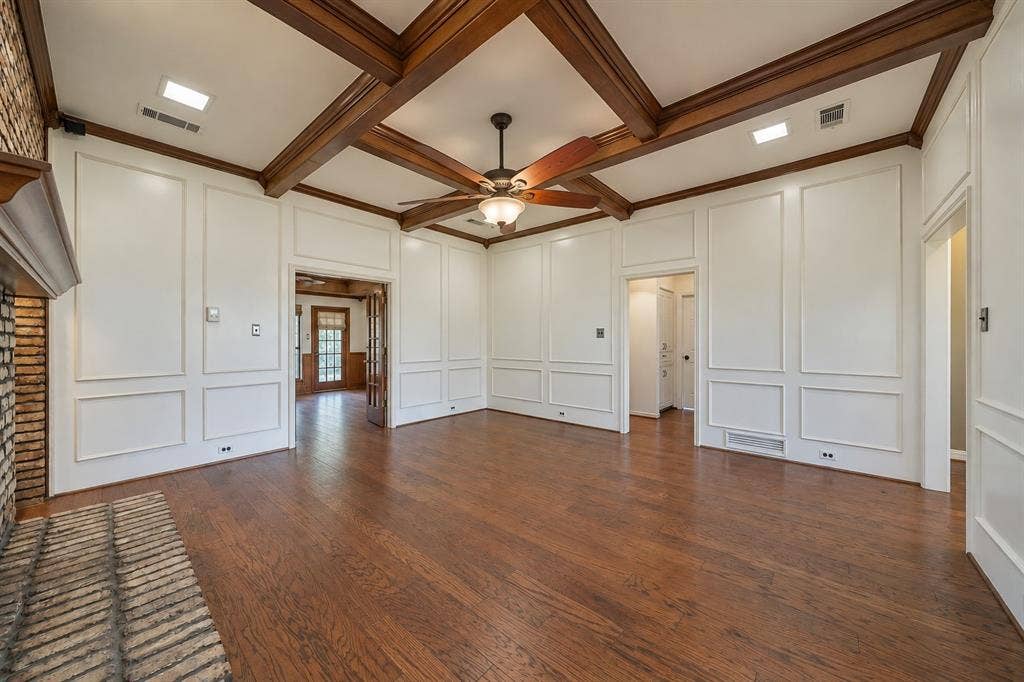 610 Shallow Creek Drive, Oak Leaf, TX 75154