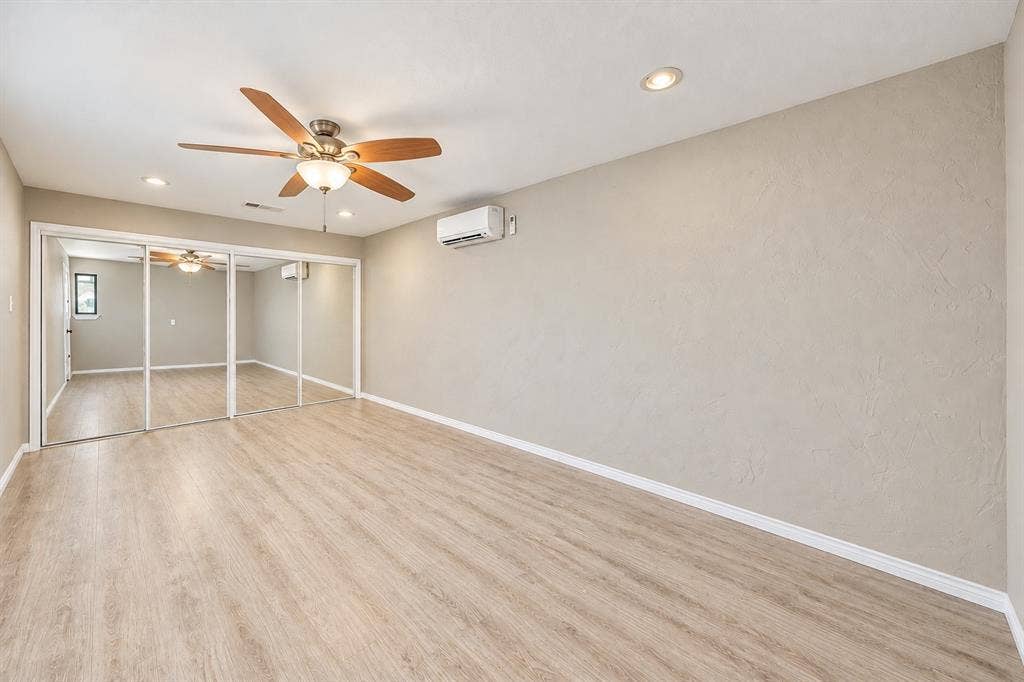 610 Shallow Creek Drive, Oak Leaf, TX 75154
