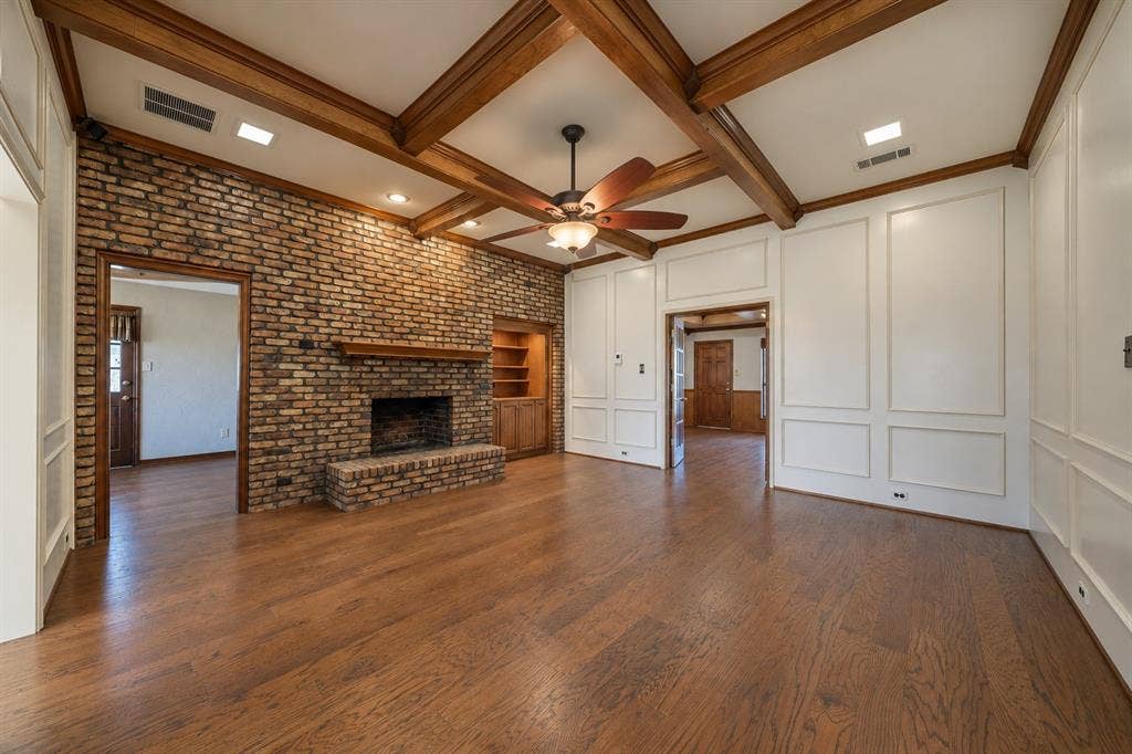 610 Shallow Creek Drive, Oak Leaf, TX 75154