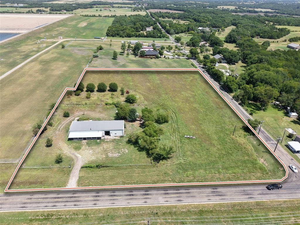 4701 FM 902, Howe, TX 75459