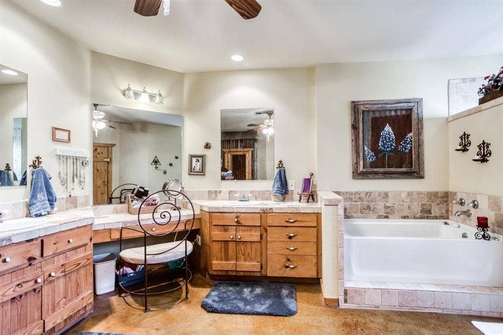 15350 US Highway 380, Krum, TX 76249