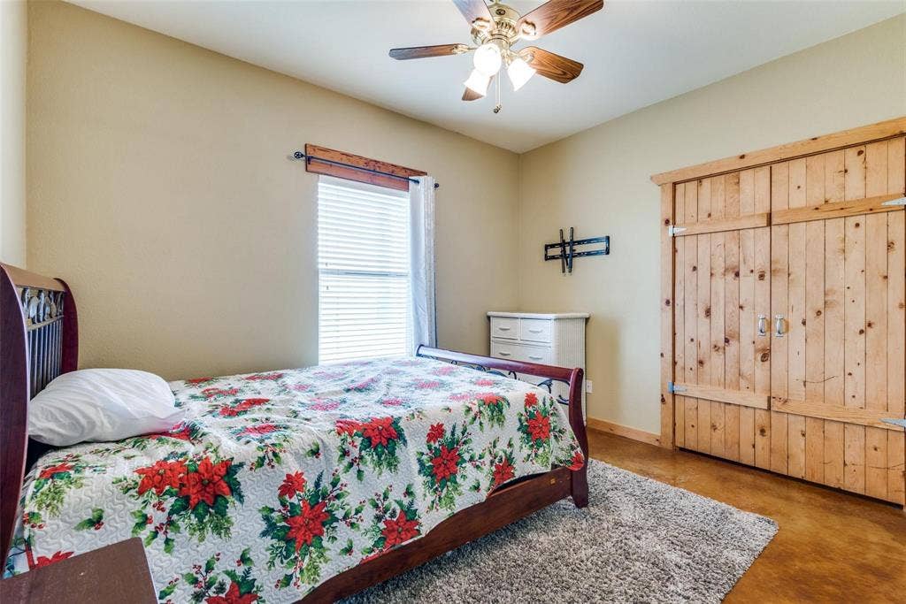 15350 US Highway 380, Krum, TX 76249