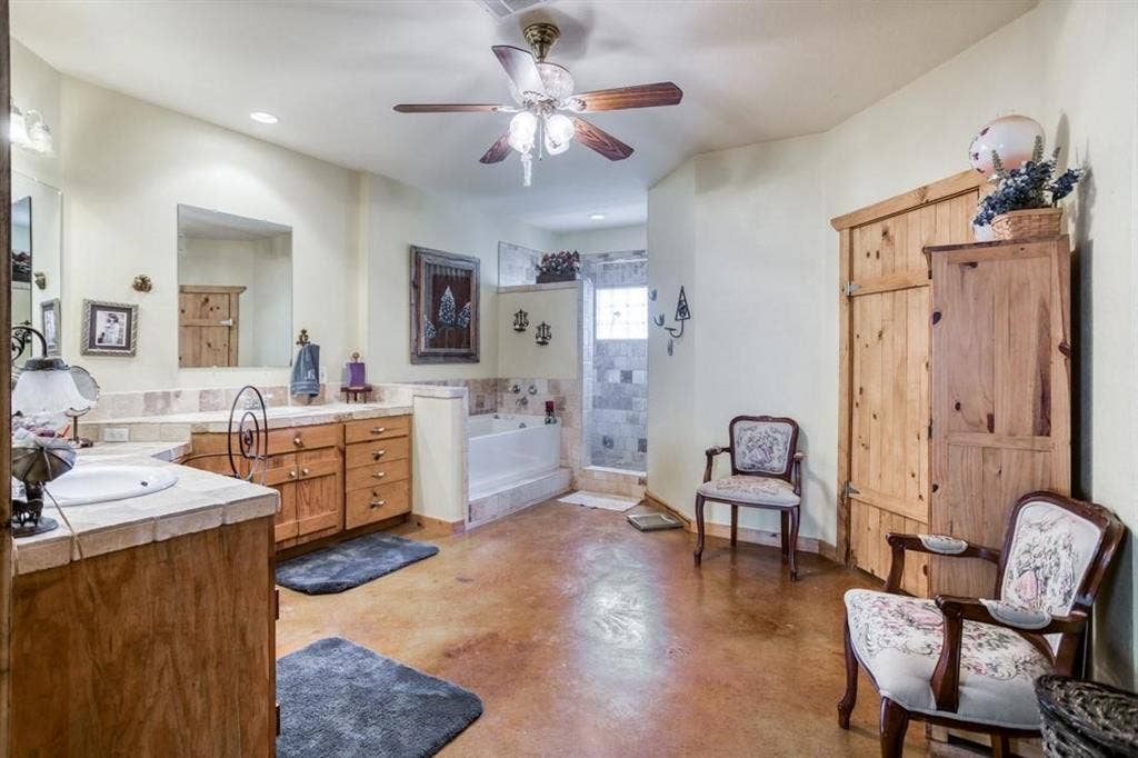 15350 US Highway 380, Krum, TX 76249