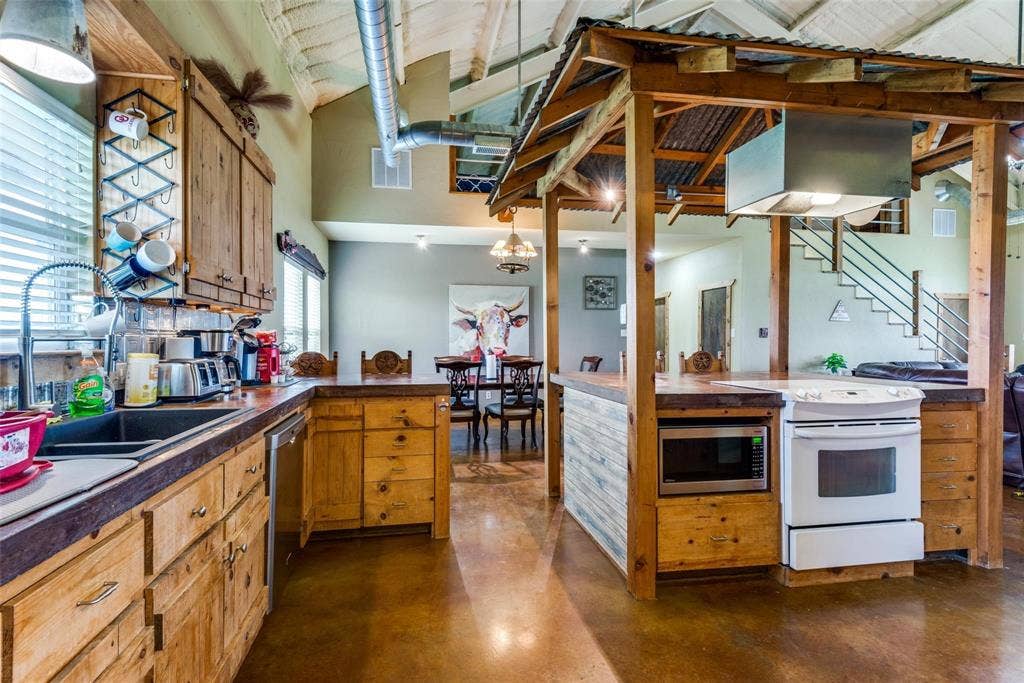 15350 US Highway 380, Krum, TX 76249