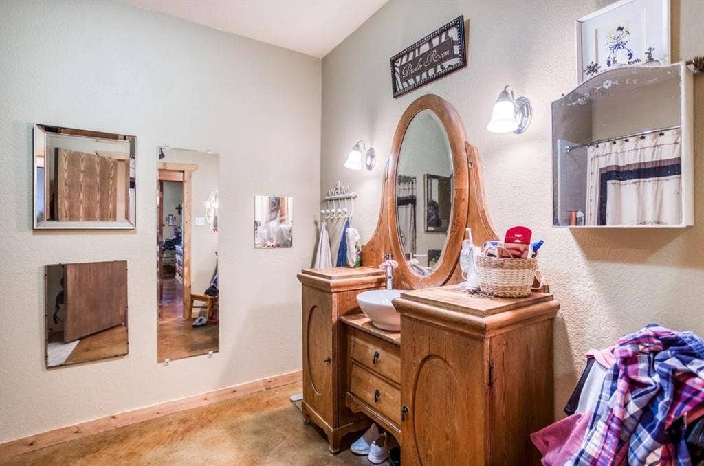 15350 US Highway 380, Krum, TX 76249