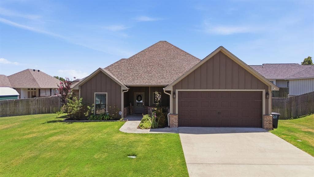 217 Smith Circle, Lindale, TX 75771 217 Smith Circle, Lindale, TX 75771