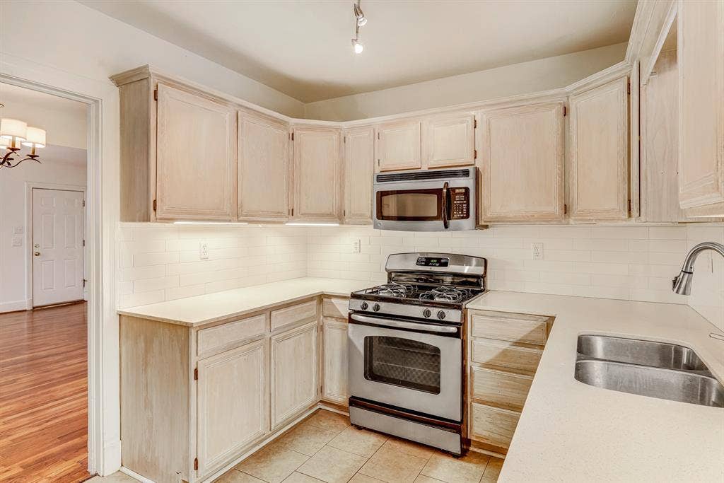 5411 Stoneleigh Avenue, Dallas, TX 75235 5411 Stoneleigh Avenue, Dallas, TX 75235