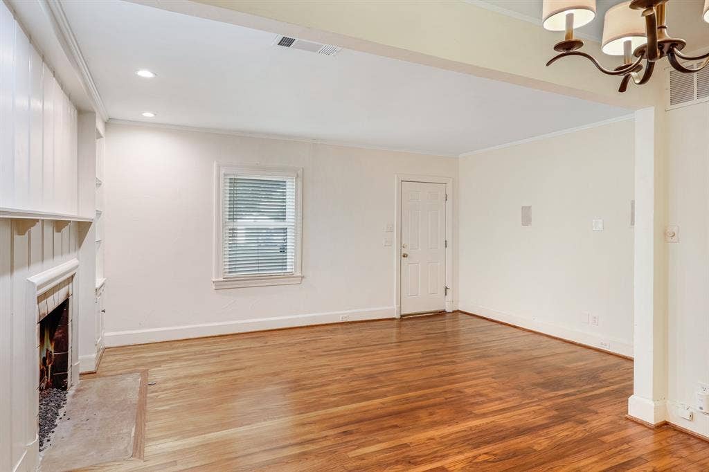5411 Stoneleigh Avenue, Dallas, TX 75235 5411 Stoneleigh Avenue, Dallas, TX 75235
