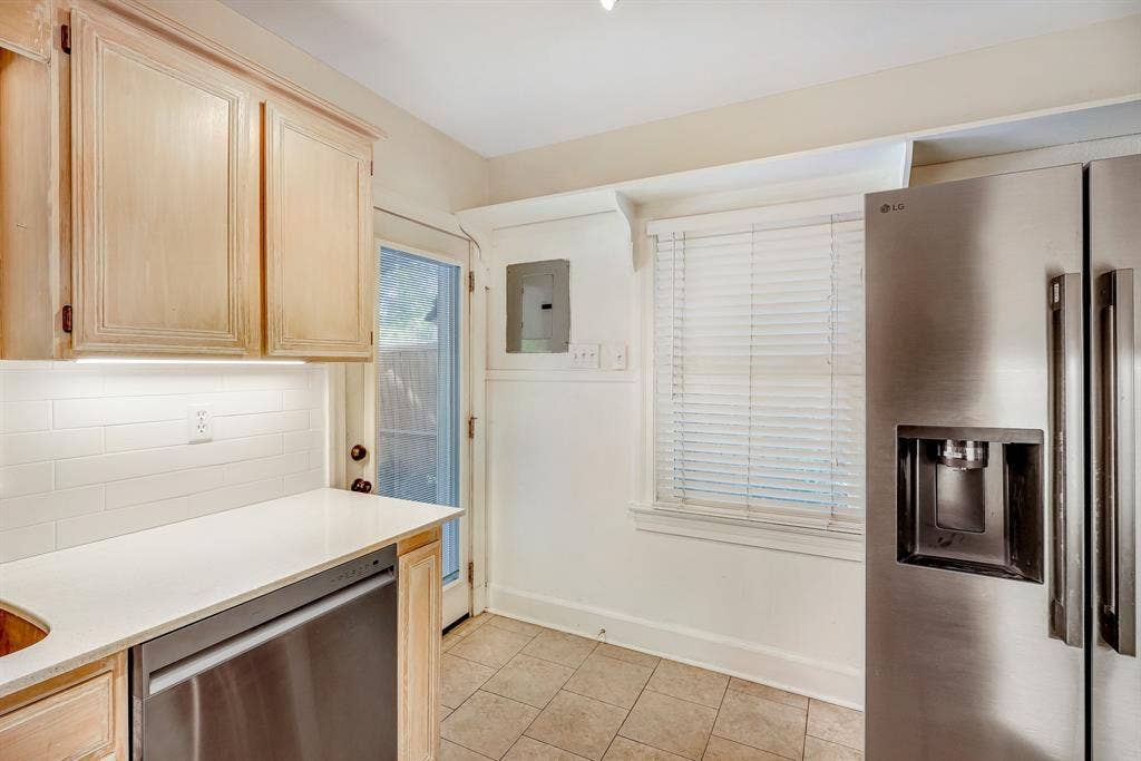 5411 Stoneleigh Avenue, Dallas, TX 75235 5411 Stoneleigh Avenue, Dallas, TX 75235