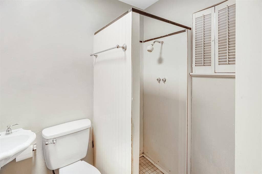 5411 Stoneleigh Avenue, Dallas, TX 75235 5411 Stoneleigh Avenue, Dallas, TX 75235
