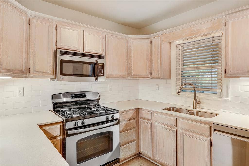 5411 Stoneleigh Avenue, Dallas, TX 75235 5411 Stoneleigh Avenue, Dallas, TX 75235