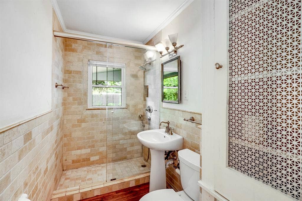 5411 Stoneleigh Avenue, Dallas, TX 75235 5411 Stoneleigh Avenue, Dallas, TX 75235