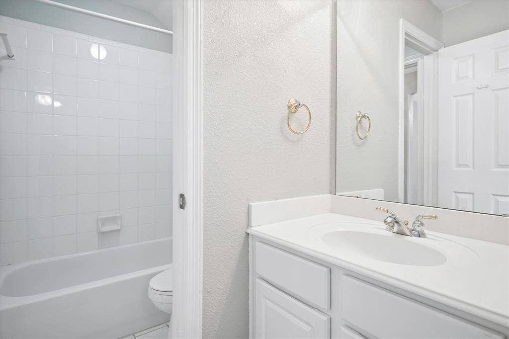 5104 Arbor Hollow Drive, McKinney, TX 75072 5104 Arbor Hollow Drive, McKinney, TX 75072
