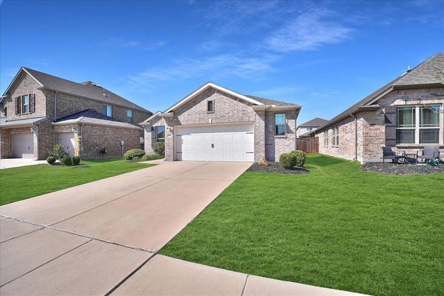 Property photo for 3013 Stallion Trail Way, Aubrey, TX