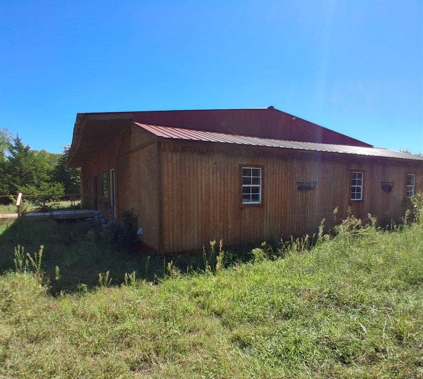 42 Greenbriar Avenue, Burneyville, OK 73430
