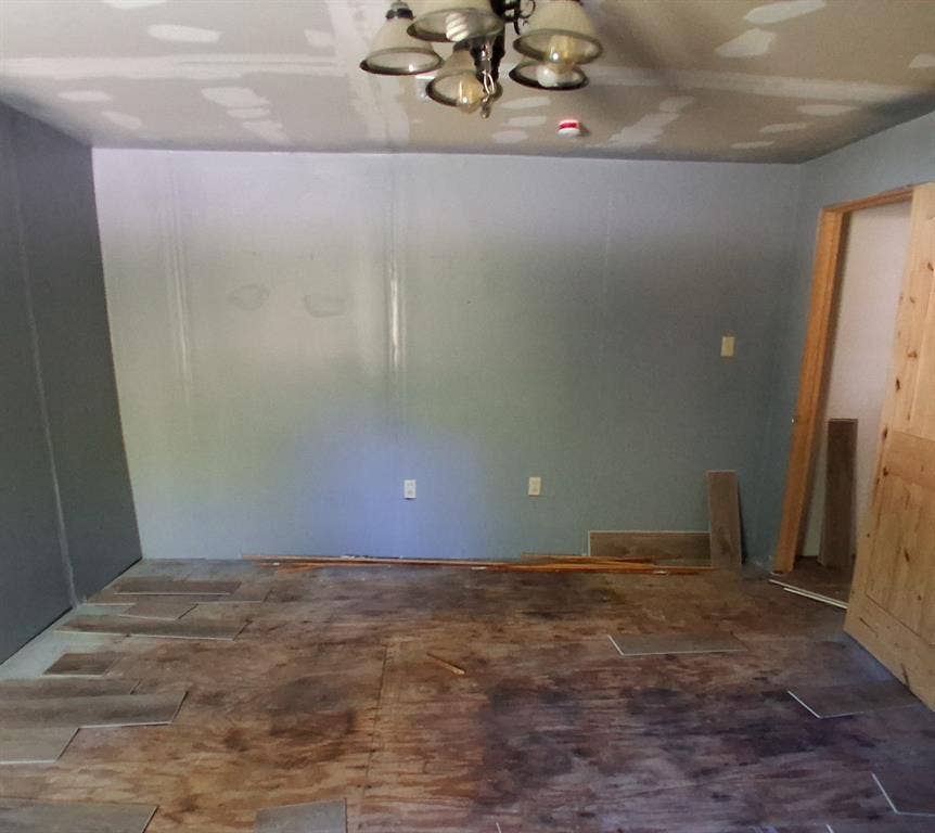 42 Greenbriar Avenue, Burneyville, OK 73430