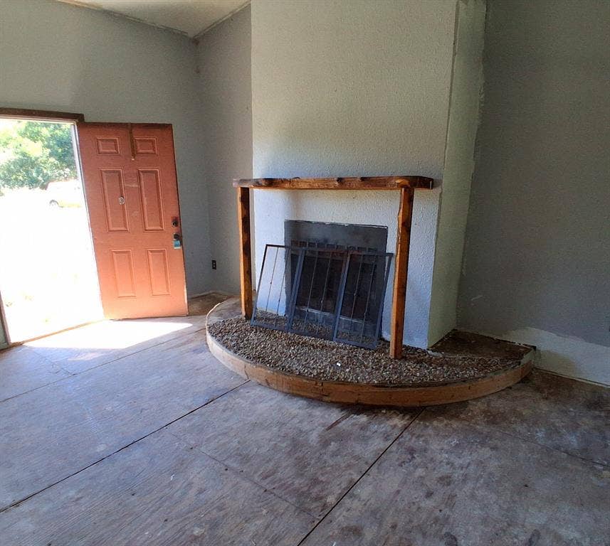 42 Greenbriar Avenue, Burneyville, OK 73430