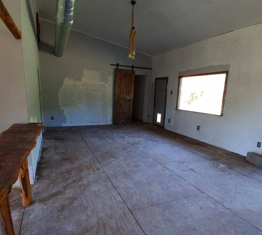 42 Greenbriar Avenue, Burneyville, OK 73430