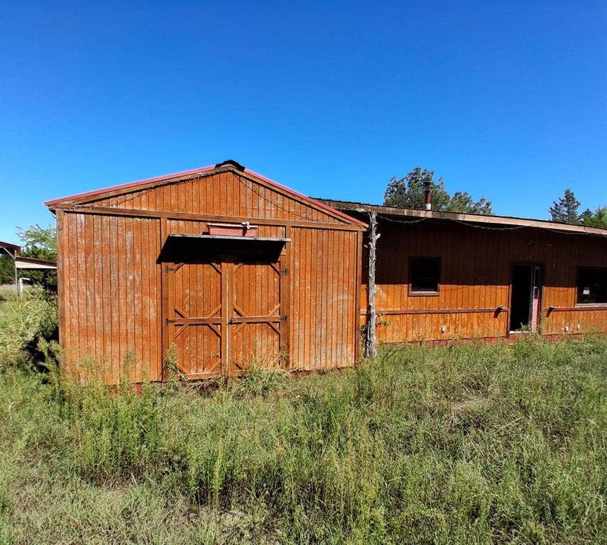 42 Greenbriar Avenue, Burneyville, OK 73430
