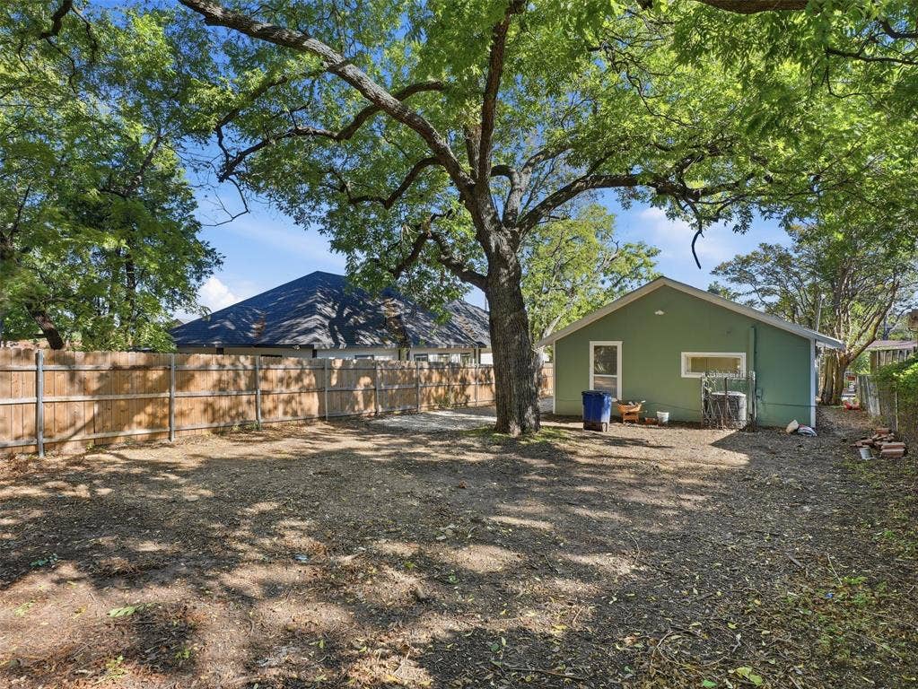 1419 E Waco Avenue, Dallas, TX 75216 1419 E Waco Avenue, Dallas, TX 75216