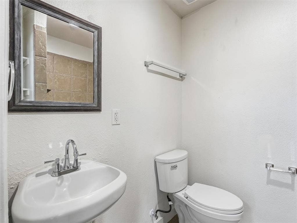 1419 E Waco Avenue, Dallas, TX 75216 1419 E Waco Avenue, Dallas, TX 75216
