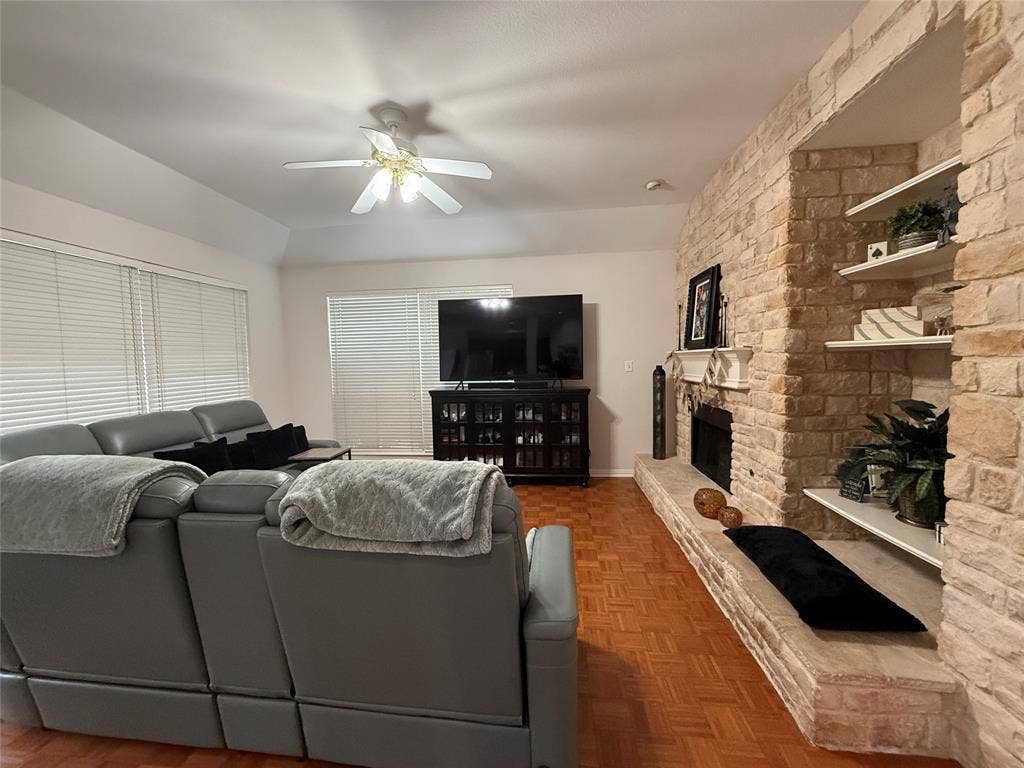 6821 Patrick Lane, Plano, TX 75024 6821 Patrick Lane, Plano, TX 75024