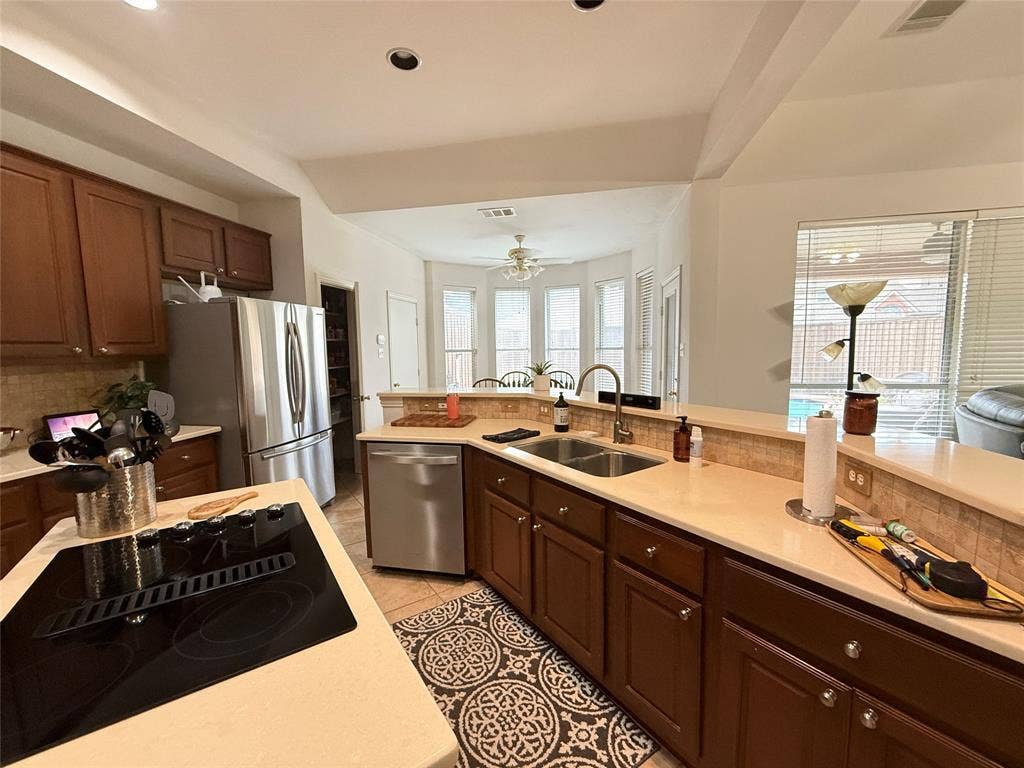 6821 Patrick Lane, Plano, TX 75024 6821 Patrick Lane, Plano, TX 75024