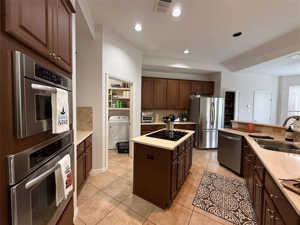 6821 Patrick Lane, Plano, TX 75024 6821 Patrick Lane, Plano, TX 75024