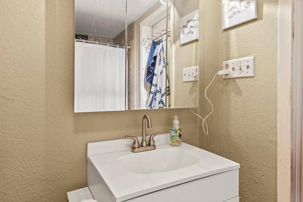 303 Whispering Oaks Trail, Payne Springs, TX 75156
