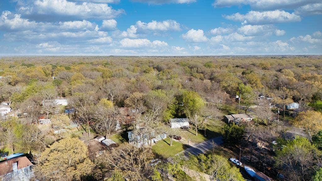 303 Whispering Oaks Trail, Payne Springs, TX 75156