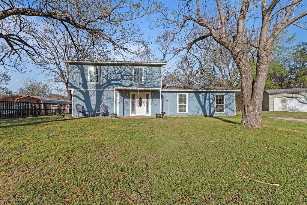 303 Whispering Oaks Trail, Payne Springs, TX 75156