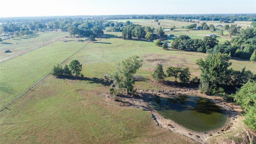 Property photo for 2529 W Highway 11, Pittsburg, TX