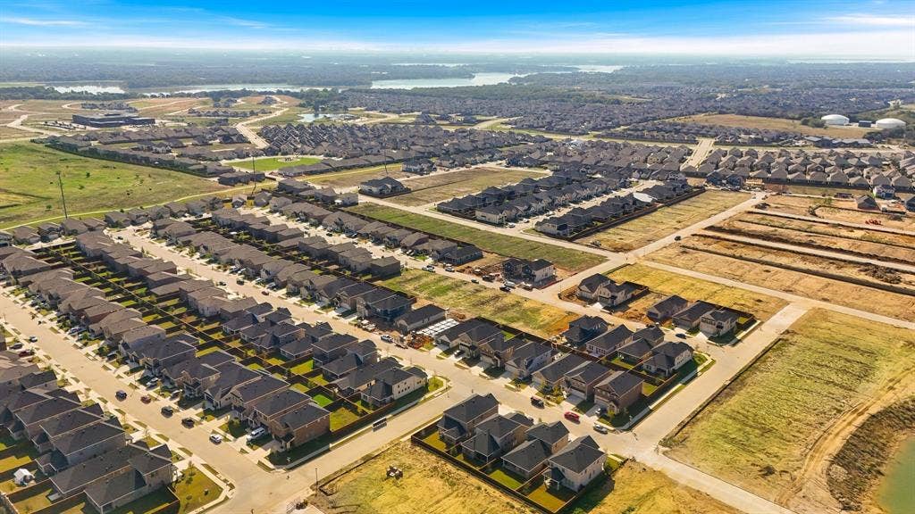 140 Ashbrook Street, Little Elm, TX 75068