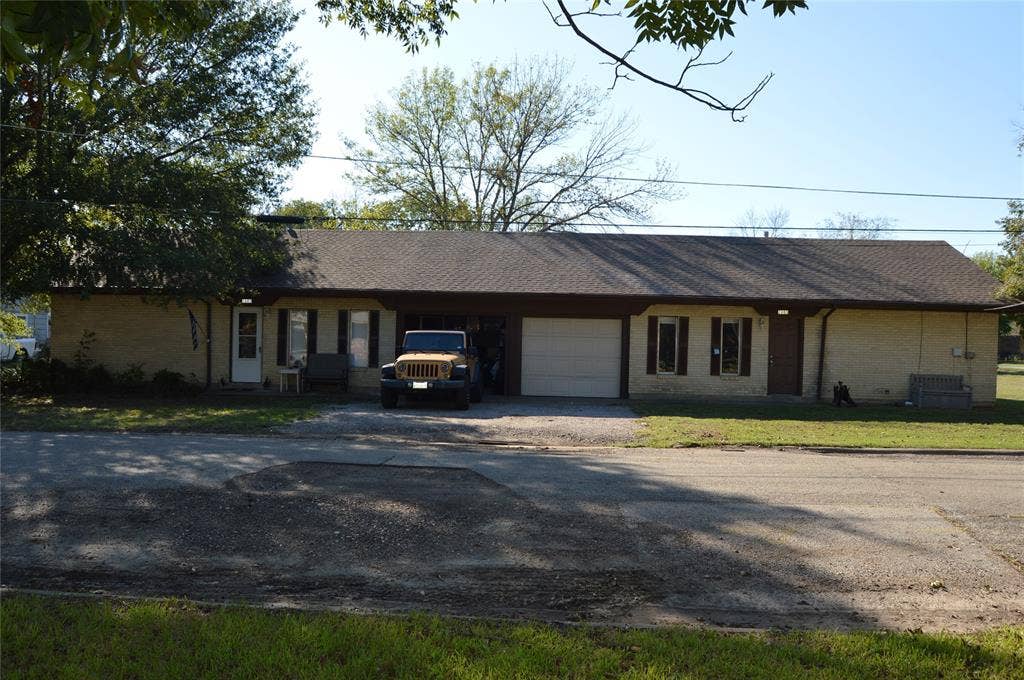 2603 Mayo Street, Commerce, TX 75428 2603 Mayo Street, Commerce, TX 75428