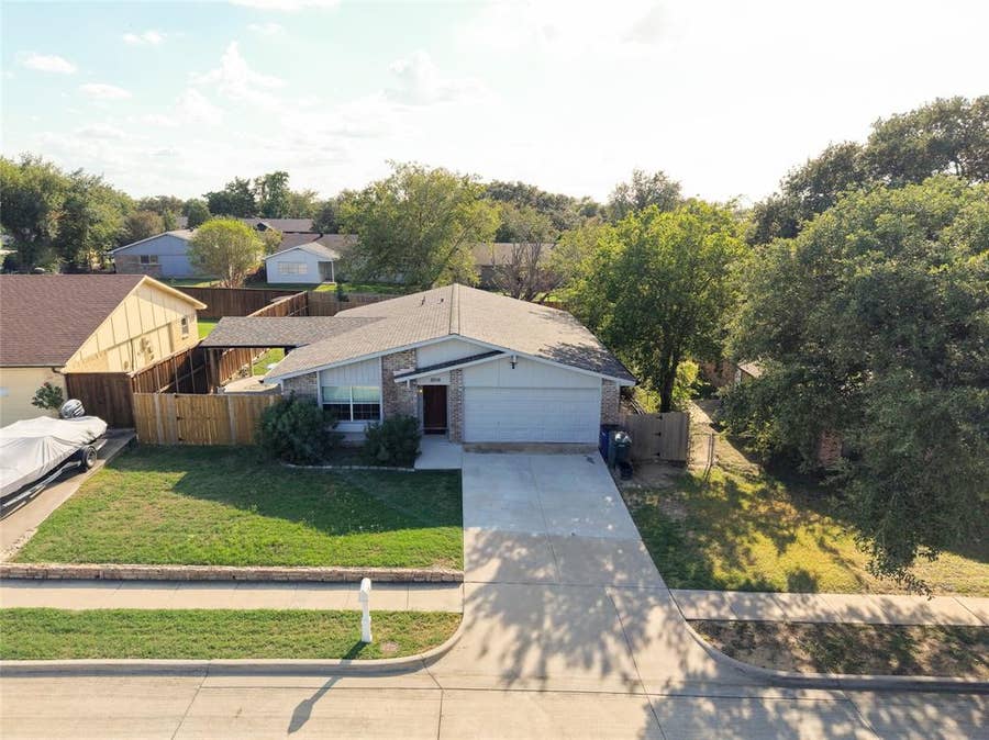 Property photo for 2016 Lymington Road, Carrollton, TX