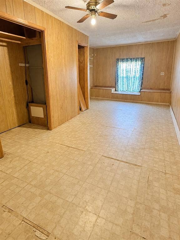 512 E Charles Street, Riesel, TX 76682