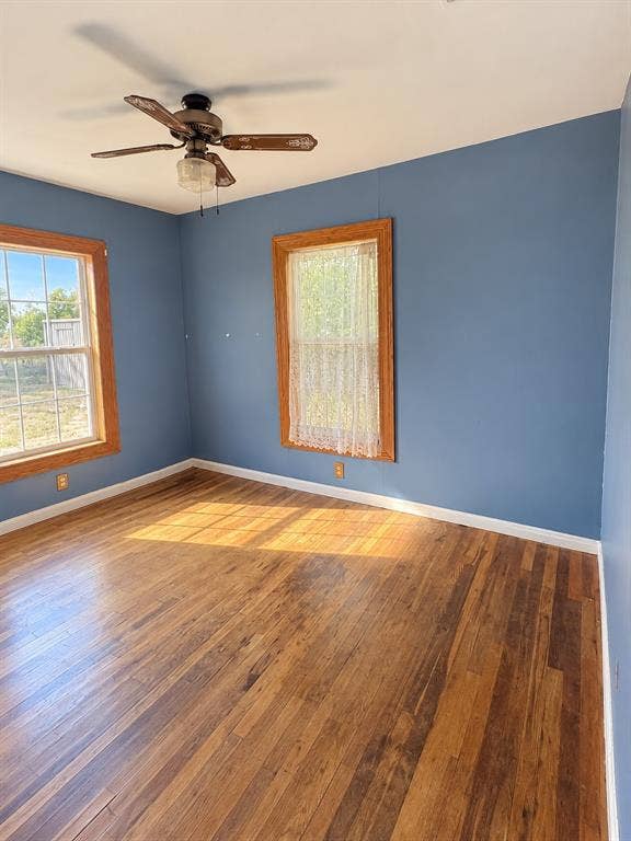 512 E Charles Street, Riesel, TX 76682