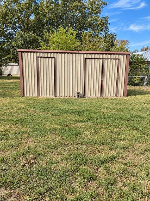 512 E Charles Street, Riesel, TX 76682
