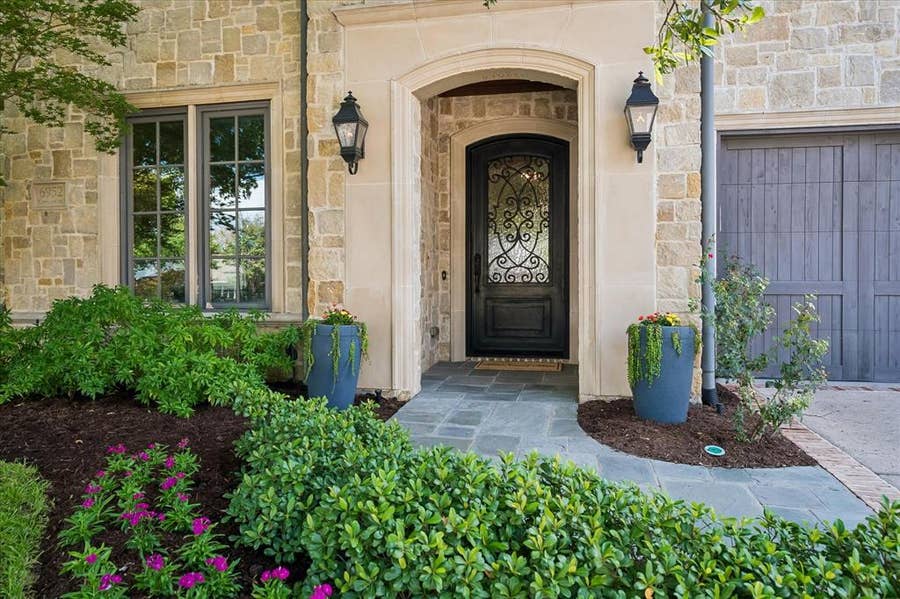 Property photo for 6952 Kenwood Avenue, Dallas, TX