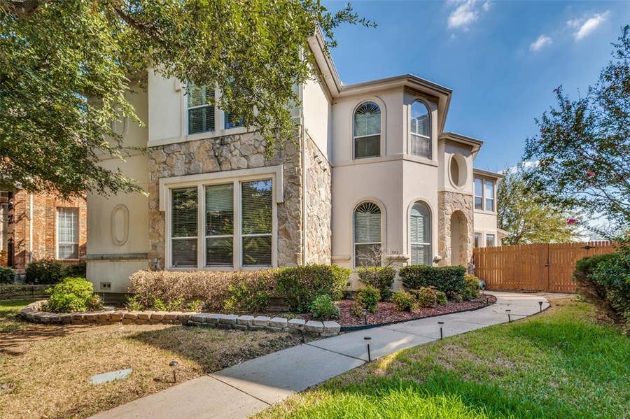Property photo for 1014 Ricci Court, Irving, TX
