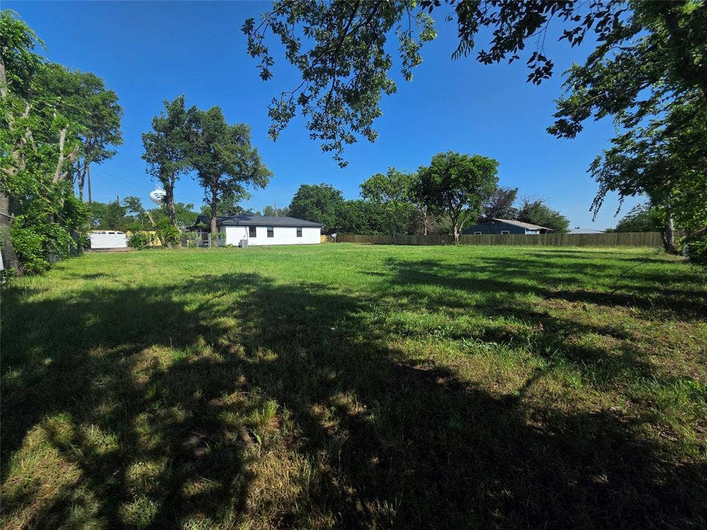 912 W Main Street, Quinlan, TX 75474 912 W Main Street, Quinlan, TX 75474