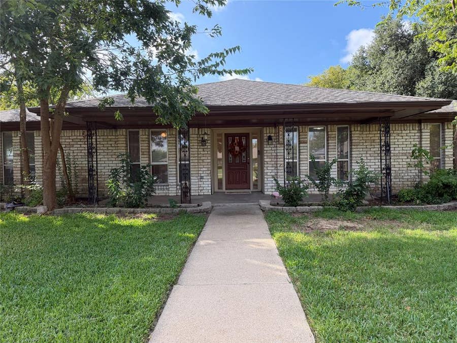 Property photo for 2408 Skiles Drive, Plano, TX
