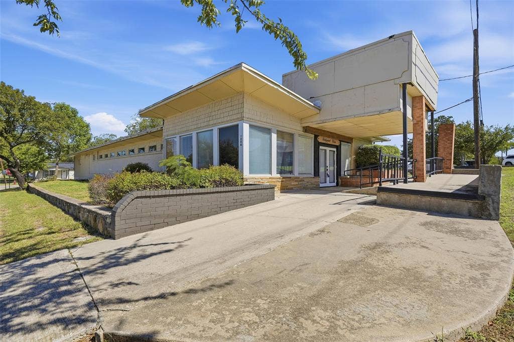 1306 13th Street, Bridgeport, TX 76426