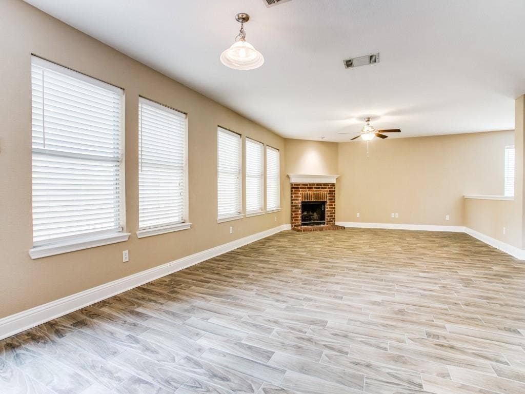 FAMILY LIVING ROOM WITH FIREPLACE!