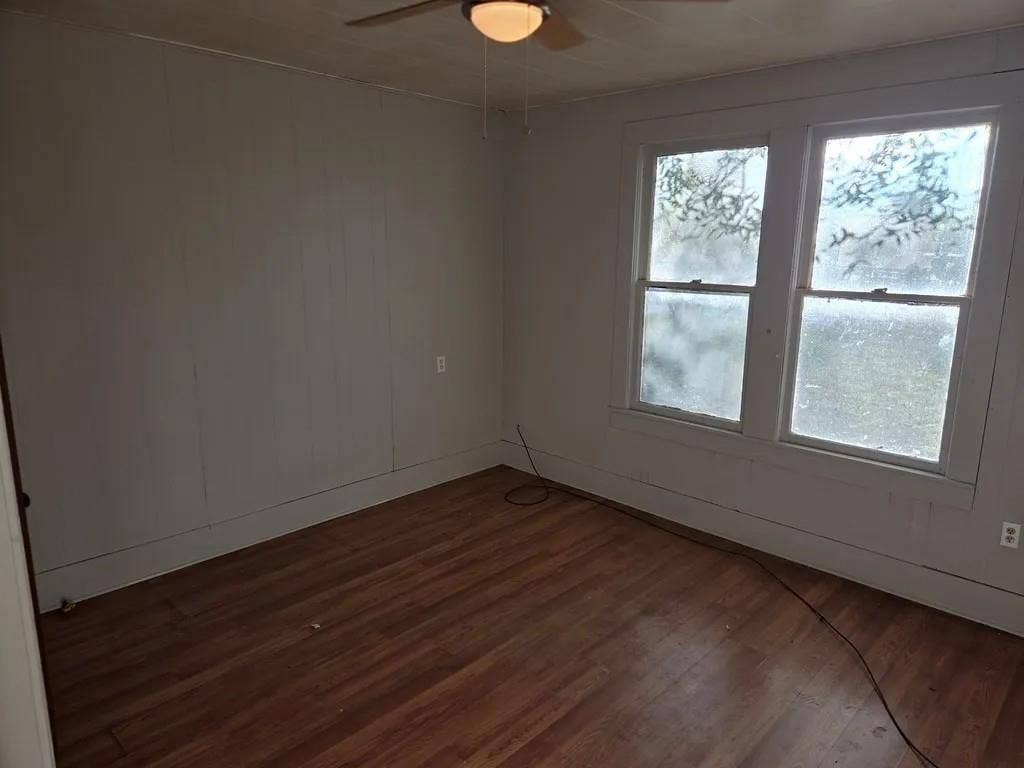 809 W 3rd Street, Clarksville, TX 75426 809 W 3rd Street, Clarksville, TX 75426